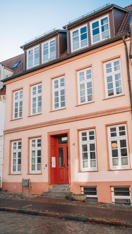 Lieblingsapartment No.10 Mit 2 Schlafzimmern Und Eigener Terrasse Rostock Exterior foto